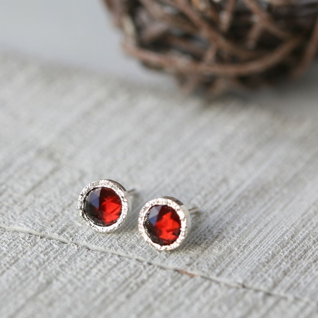 Garnet Stardust Silver Stud Earrings