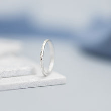 Micro faceted stacking band