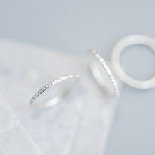 Textured stacking ring